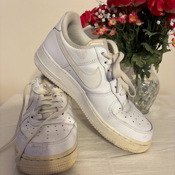 Unisex Adults Nike Air Force One US size 7.5 sneakers - Picture 1 of 16